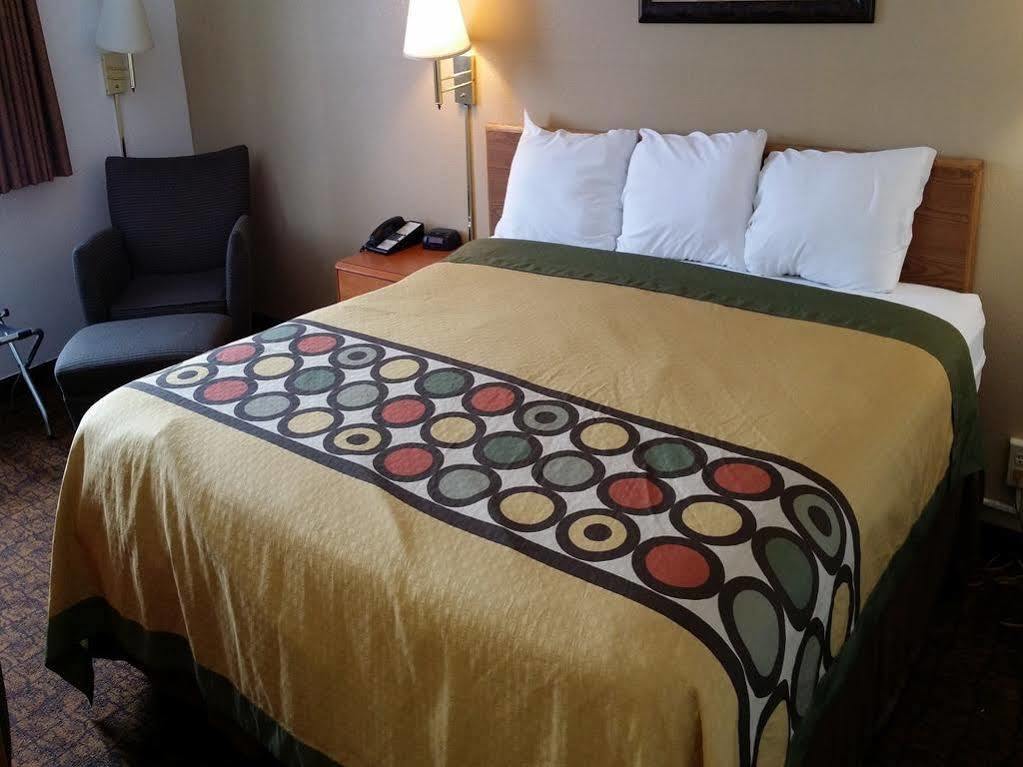 Super 8 By Wyndham Summersville - New River National Park מראה חיצוני תמונה