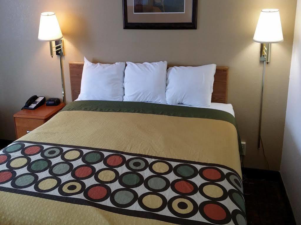 Super 8 By Wyndham Summersville - New River National Park מראה חיצוני תמונה