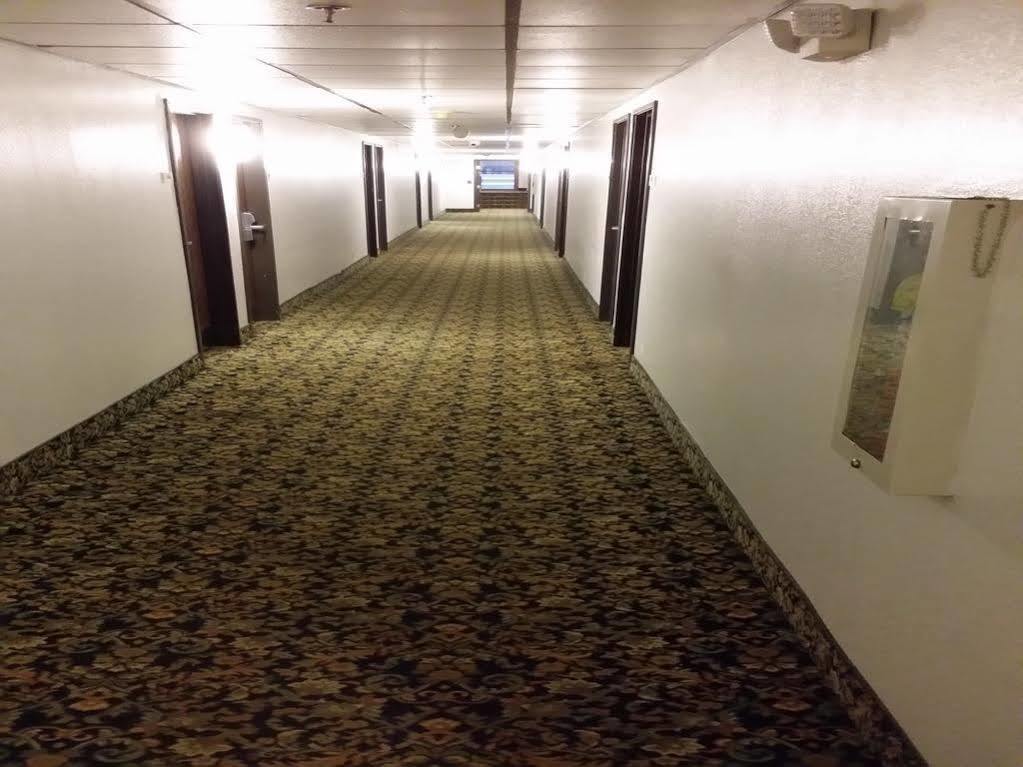 Super 8 By Wyndham Summersville - New River National Park מראה חיצוני תמונה