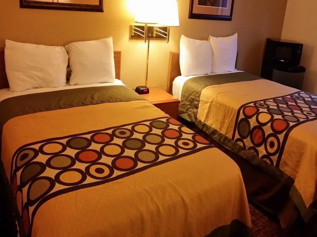 Super 8 By Wyndham Summersville - New River National Park מראה חיצוני תמונה